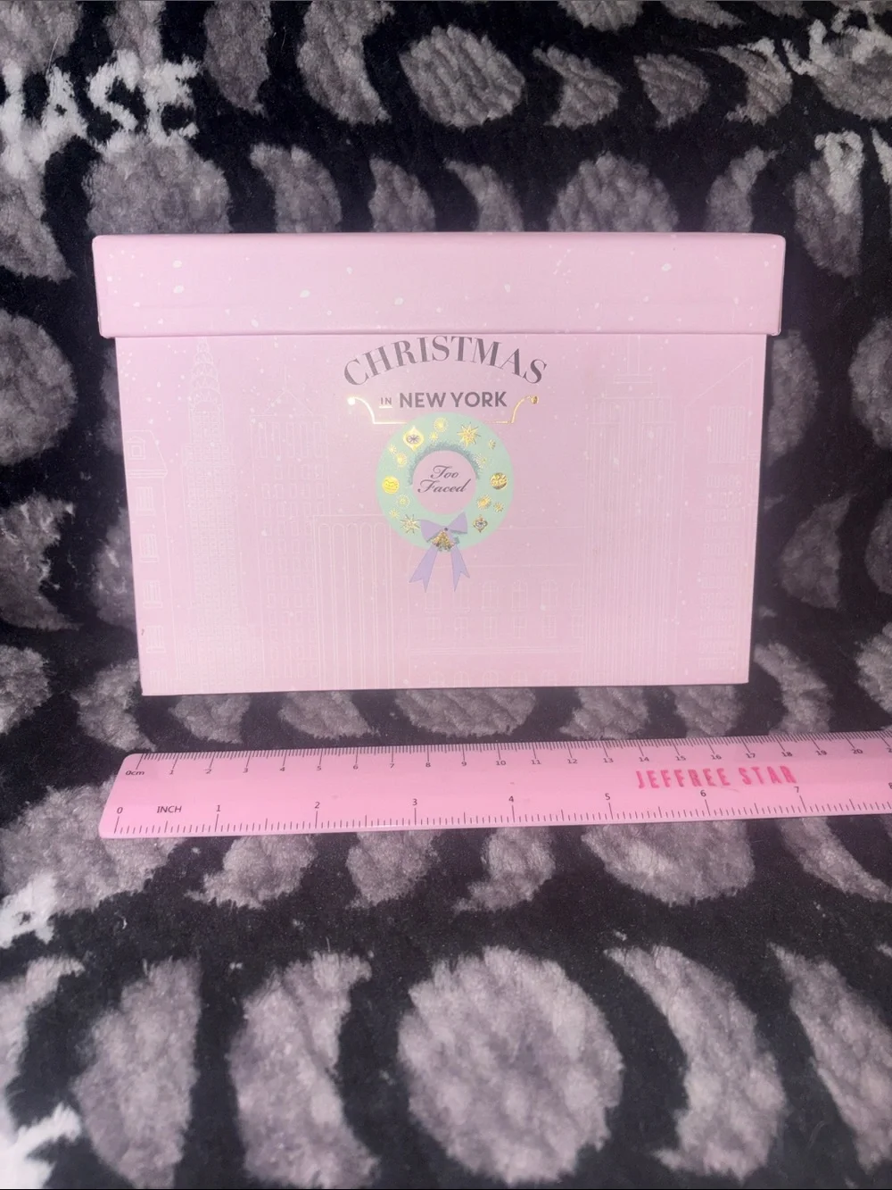 Too Faced “Merry Macarons” Christmas in New York 2016 Holiday Palette (New)